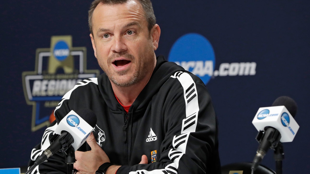 Walz and Louisville hope to beat UConn twice in season
