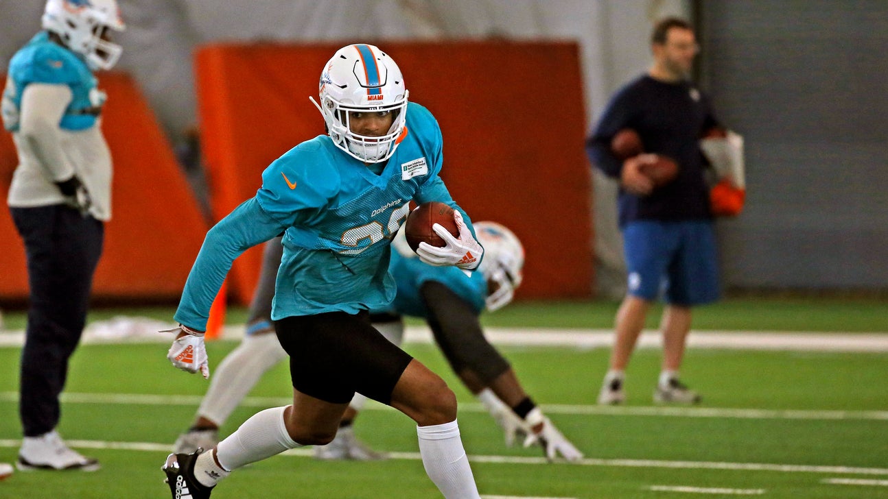 Miami's Fitzpatrick attends 1st NFL game _ and makes impact