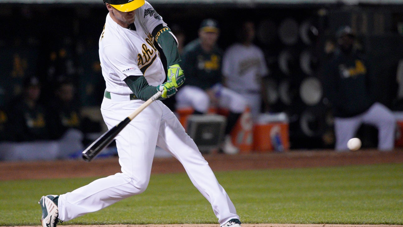 Piscotty homer in 13th lifts A’s past Reds 5-4
