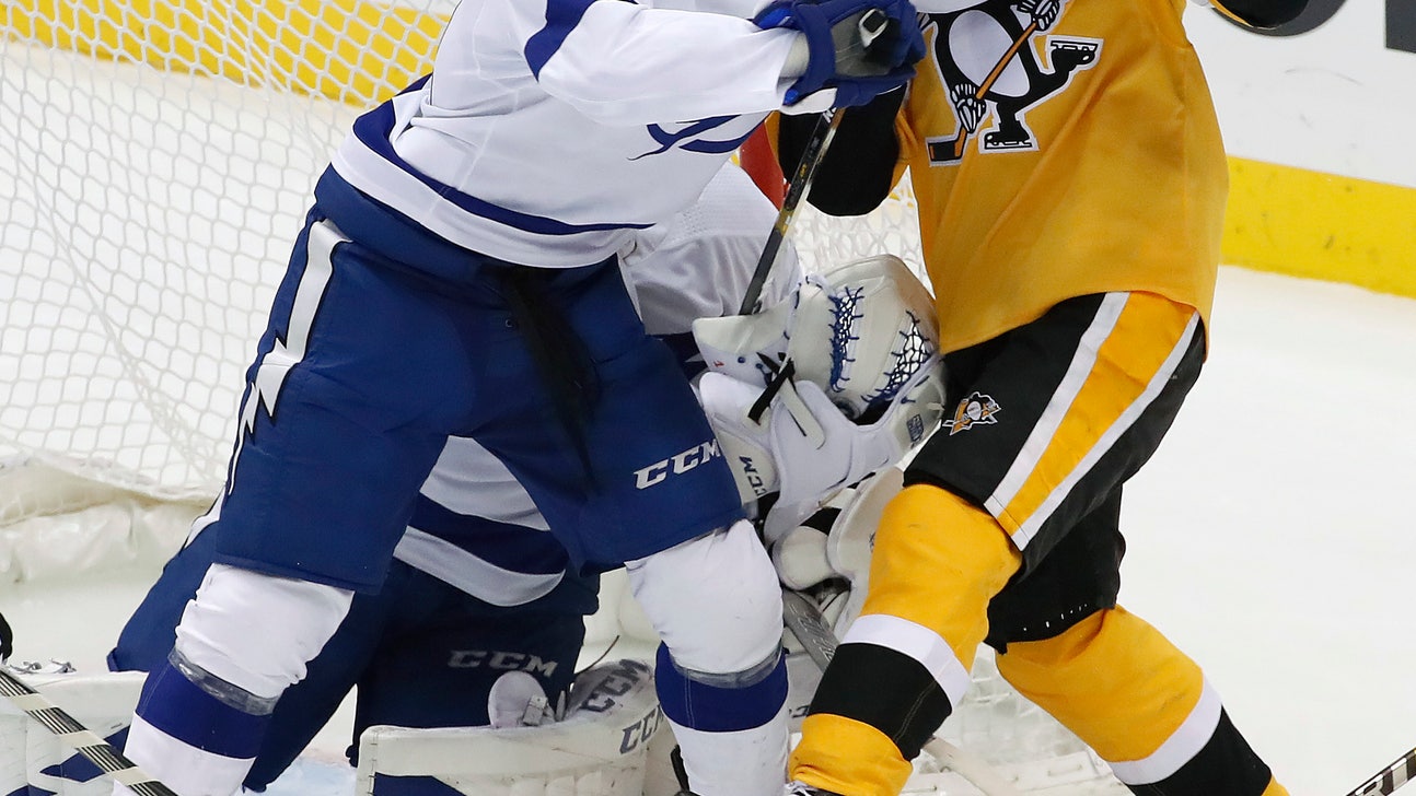 Point scores 3 PP goals in 1:31, Lightning beat Penguins 4-3