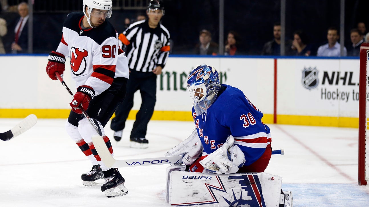 Lundqvist sticking with Rangers during rebuilding