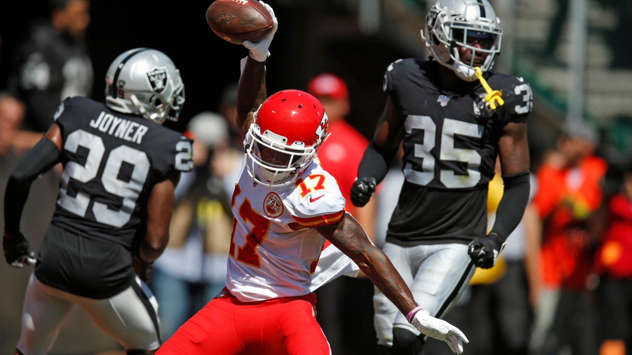 Raiders' defense torched by Mahomes in 2nd-quarter barrage