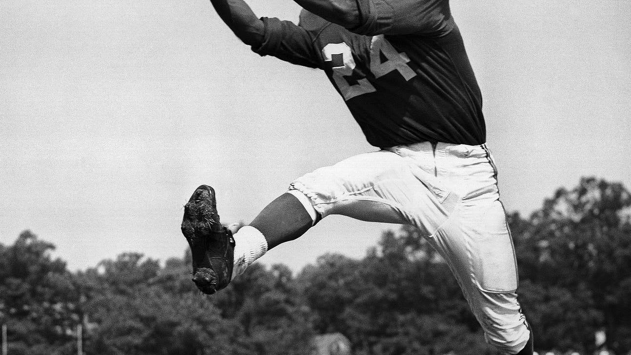 Trailblazing African-American RB Wally Triplett dies at 92