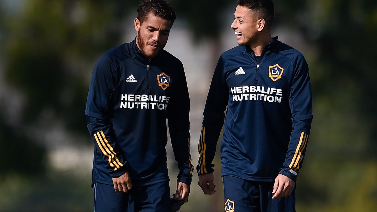 Chicharito seizes chance to be center of the Galaxy