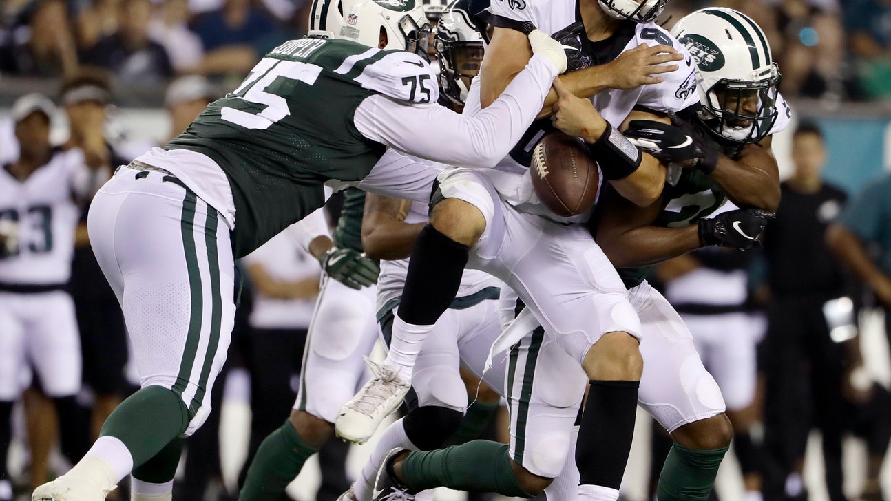 Hackenberg struggles, Eagles rally to beat Jets 10-9