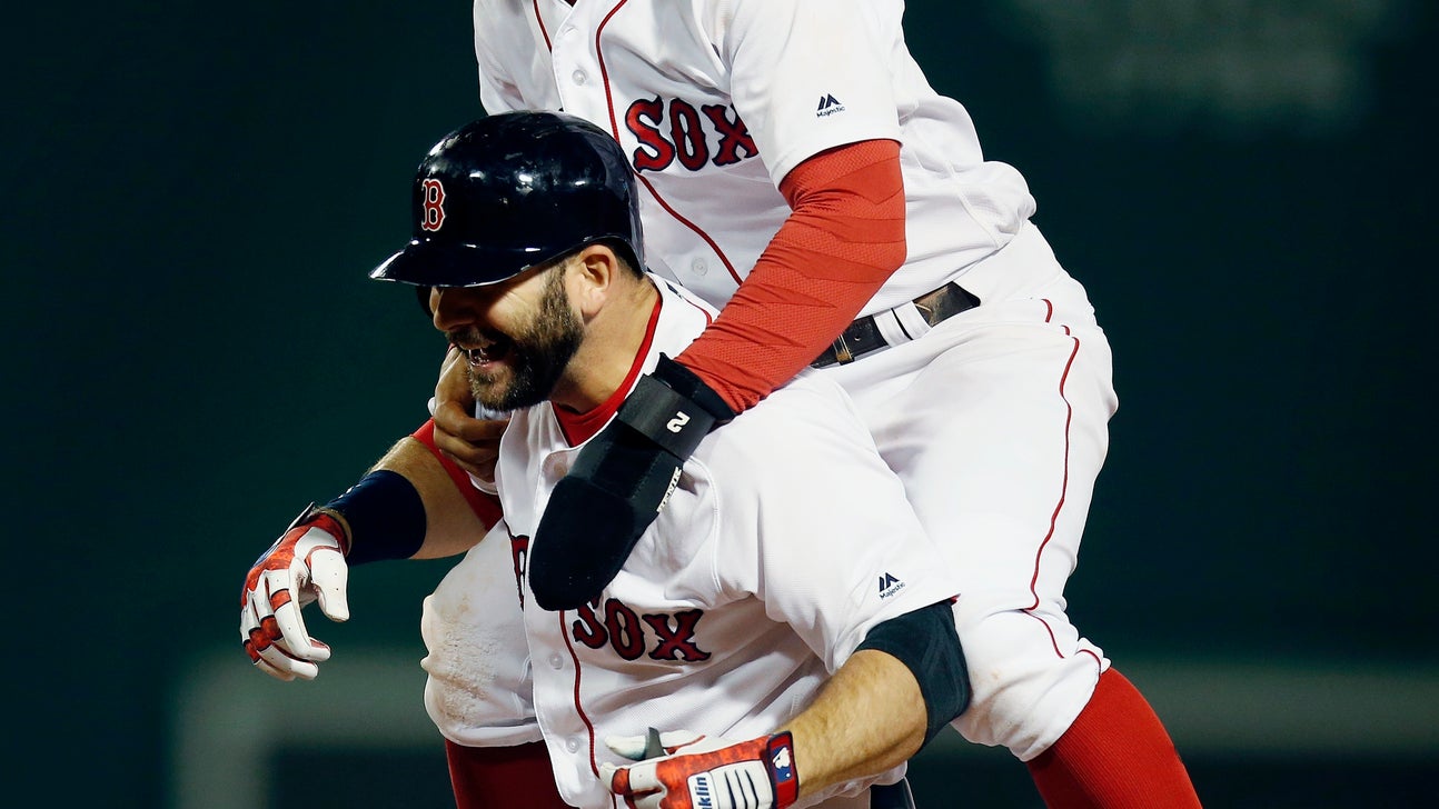 Moreland walks off Red Sox to avoid sweep by Astros