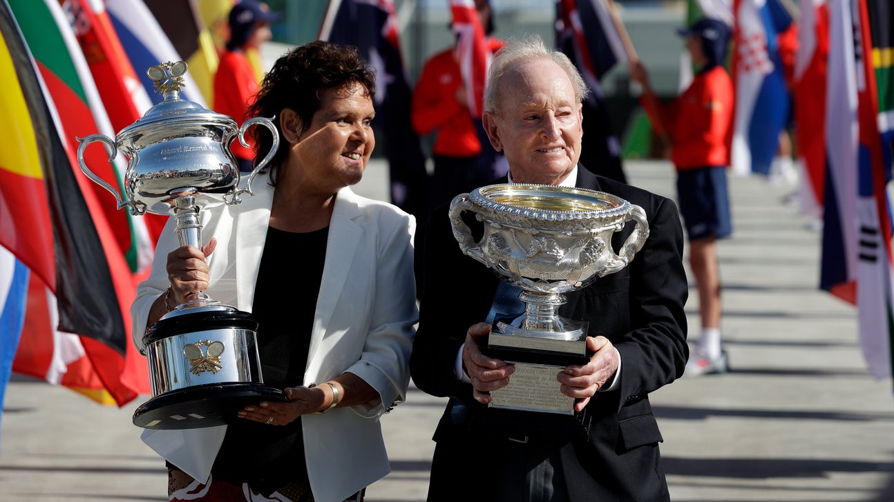 Sharapova leads parade of former Australian Open champions