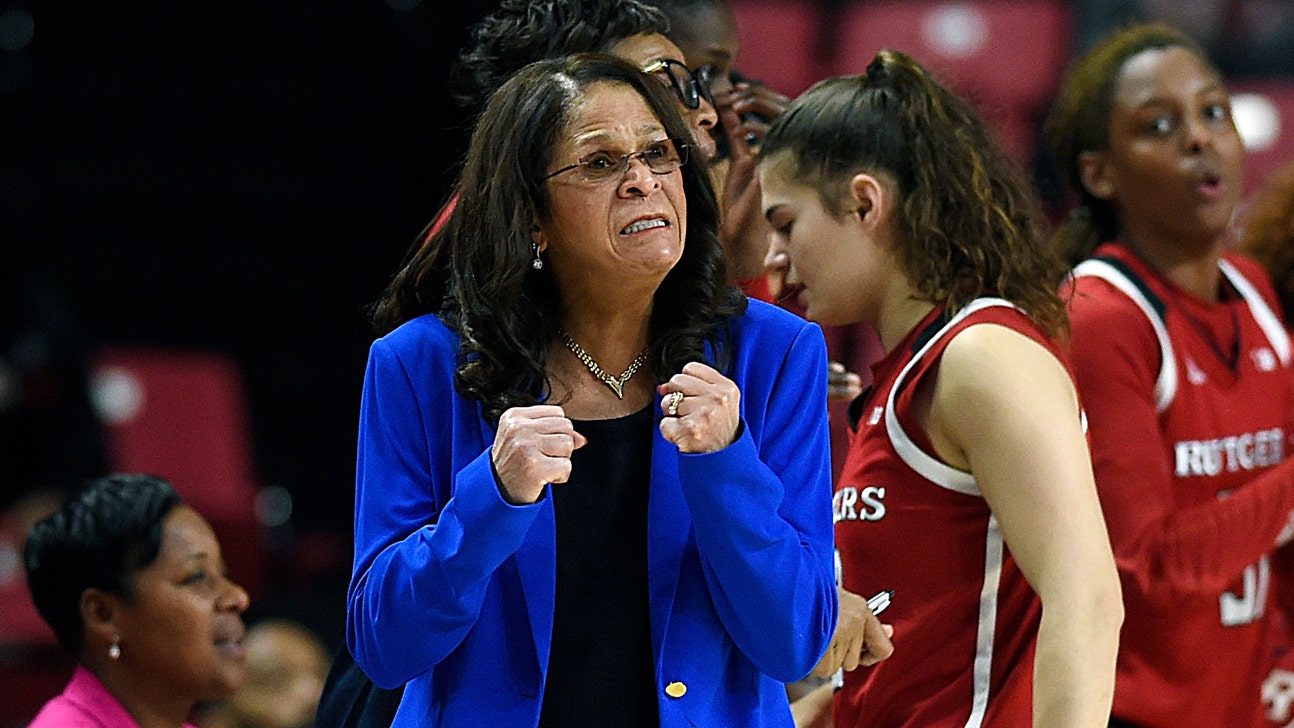 Hall of Fame coaches Stringer and Auriemma miss games