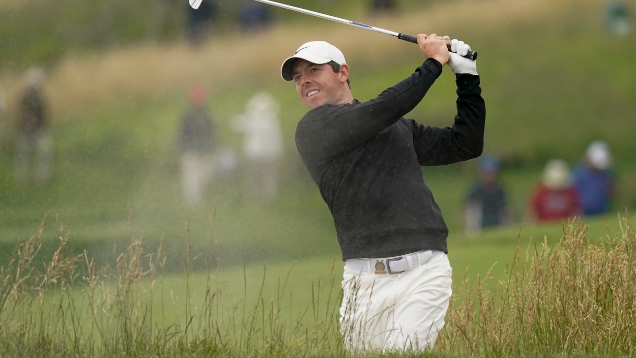 After rescuing putter, Rory McIlroy looks for Open title