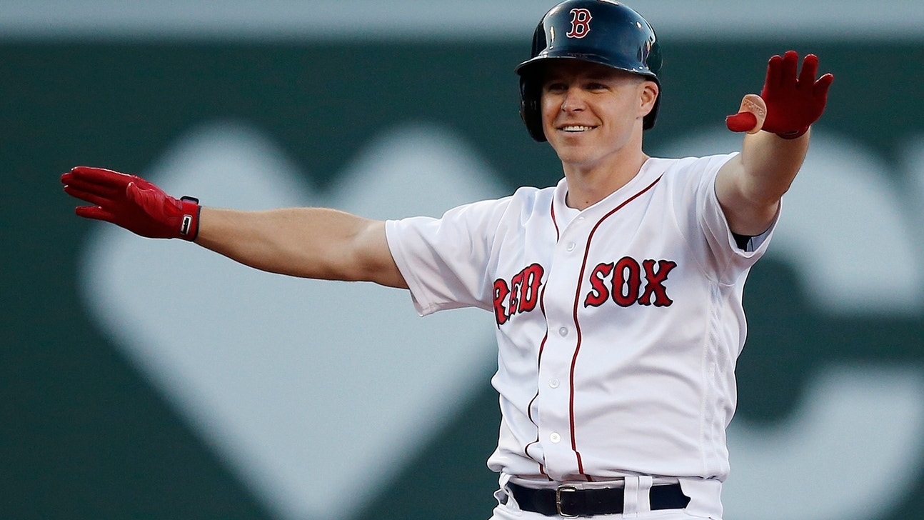 Brock Holt’s pinch double lifts Red Sox over Mets 5-3