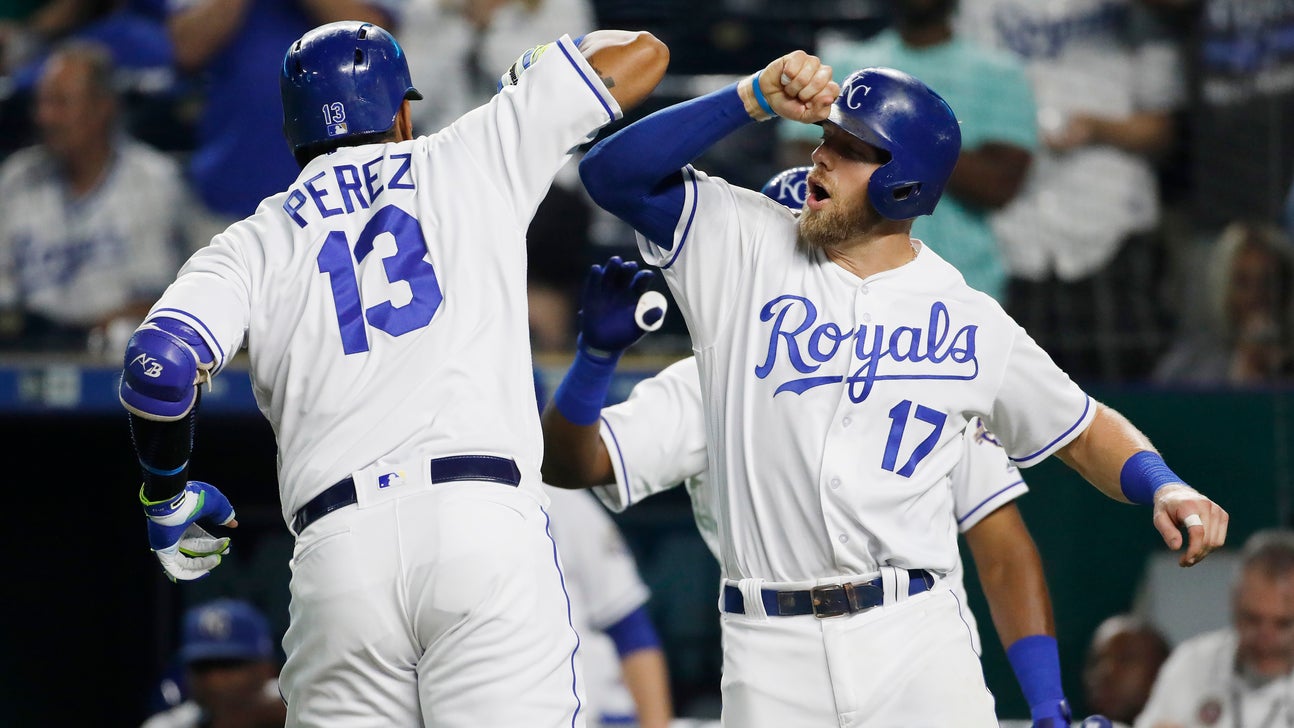 Perez, Bonifacio go back-to-back; Royals beat Twins 6-4