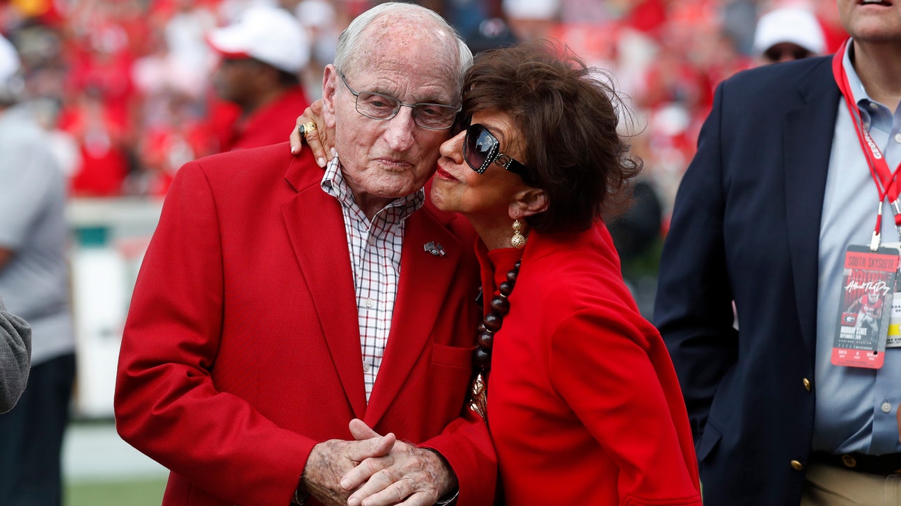 Welcome to Dooley Field: Georgia honors longtime coach