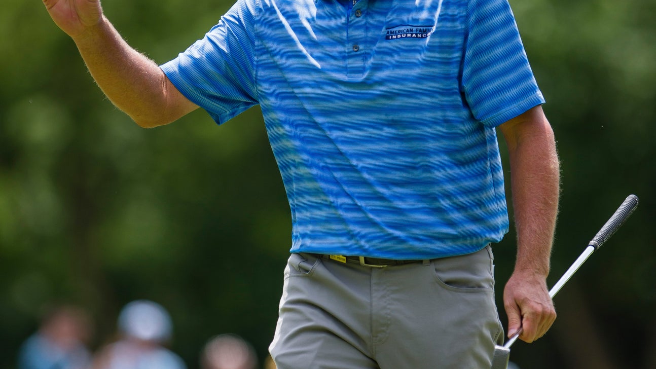 Steve Stricker increases lead to 6 shots in US Senior Open