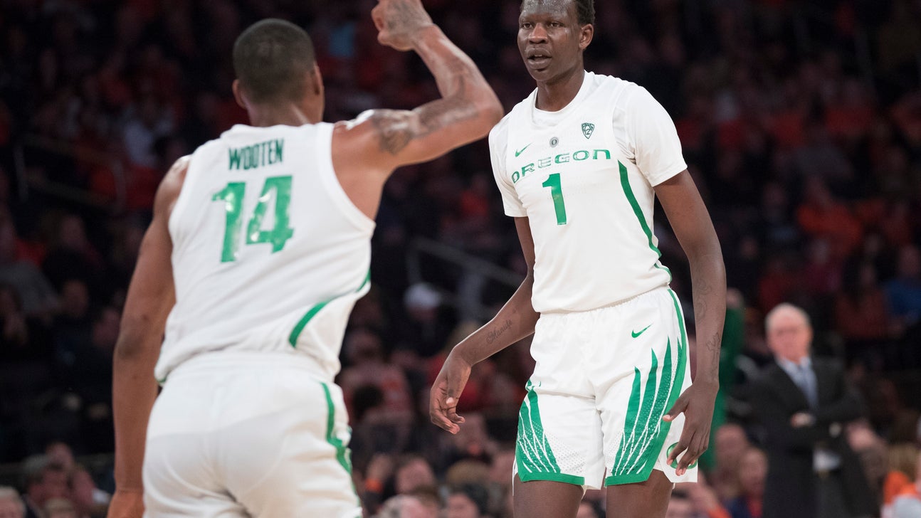 Bol leads No. 13 Oregon past No. 15 Syracuse in 2K Classic