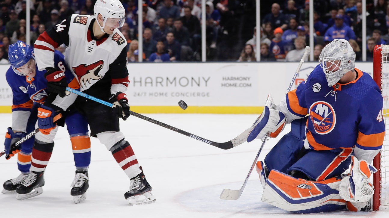 Lehner earns 5th shutout, Islanders beat Coyotes 2-0