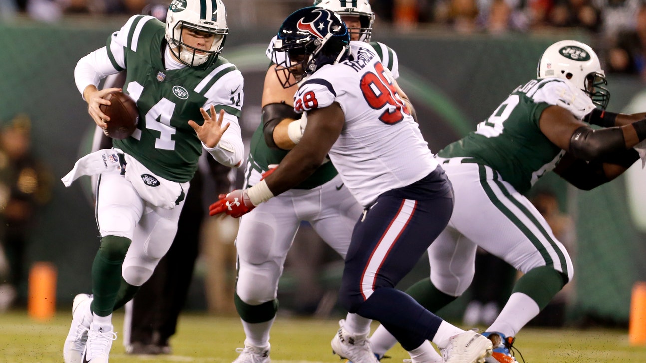 Jets' Darnold attributes his improvement to watching McCown