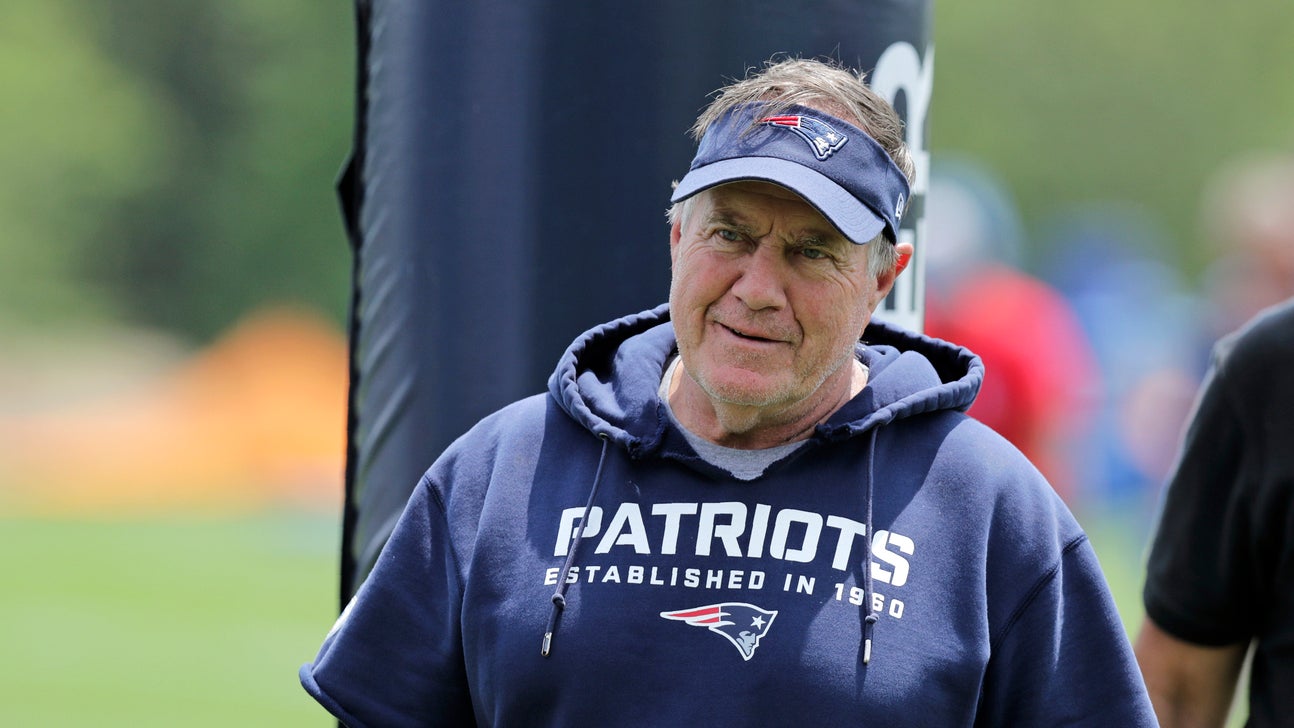 Rookie QB Stidham learning the ropes at Pats' minicamp