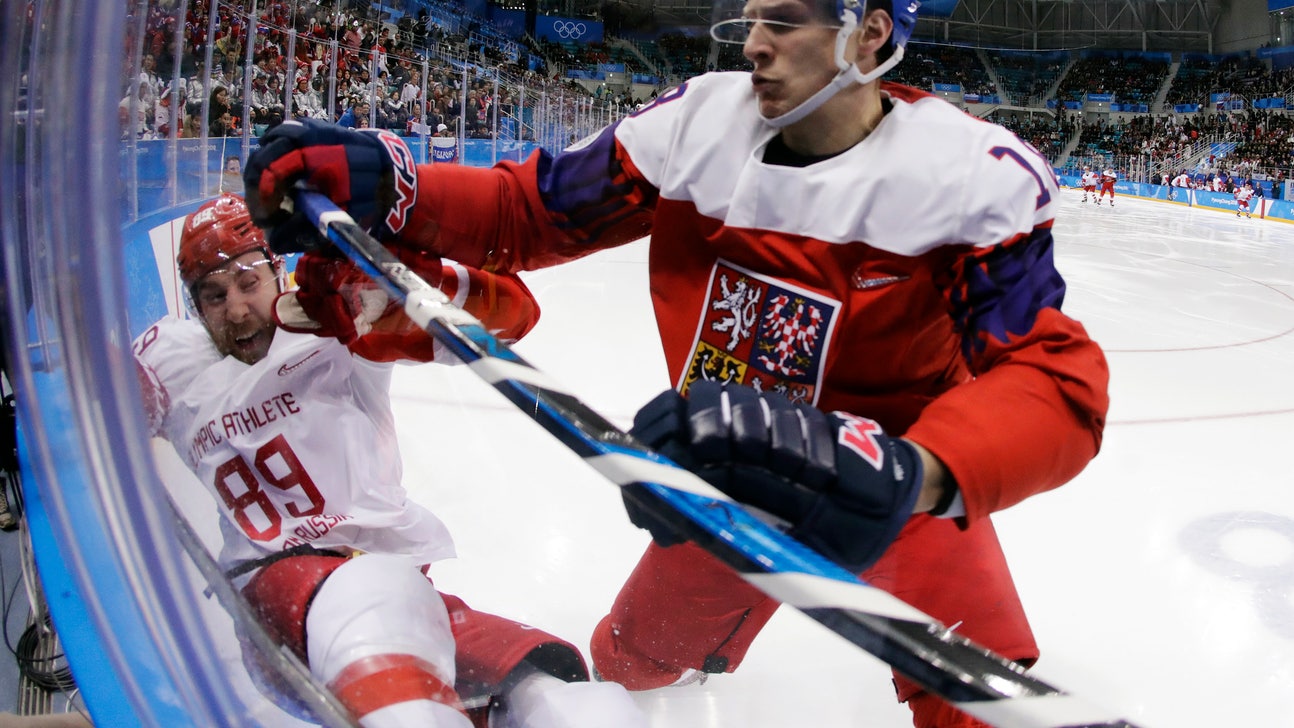 Far from Czech home, Kubalik adjusts to life with Blackhawks