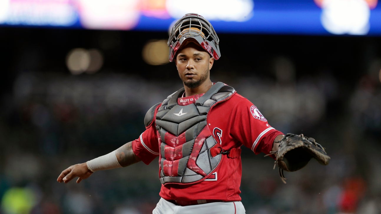 Maldonado, Royals finalize $2.5M, 1-year contract