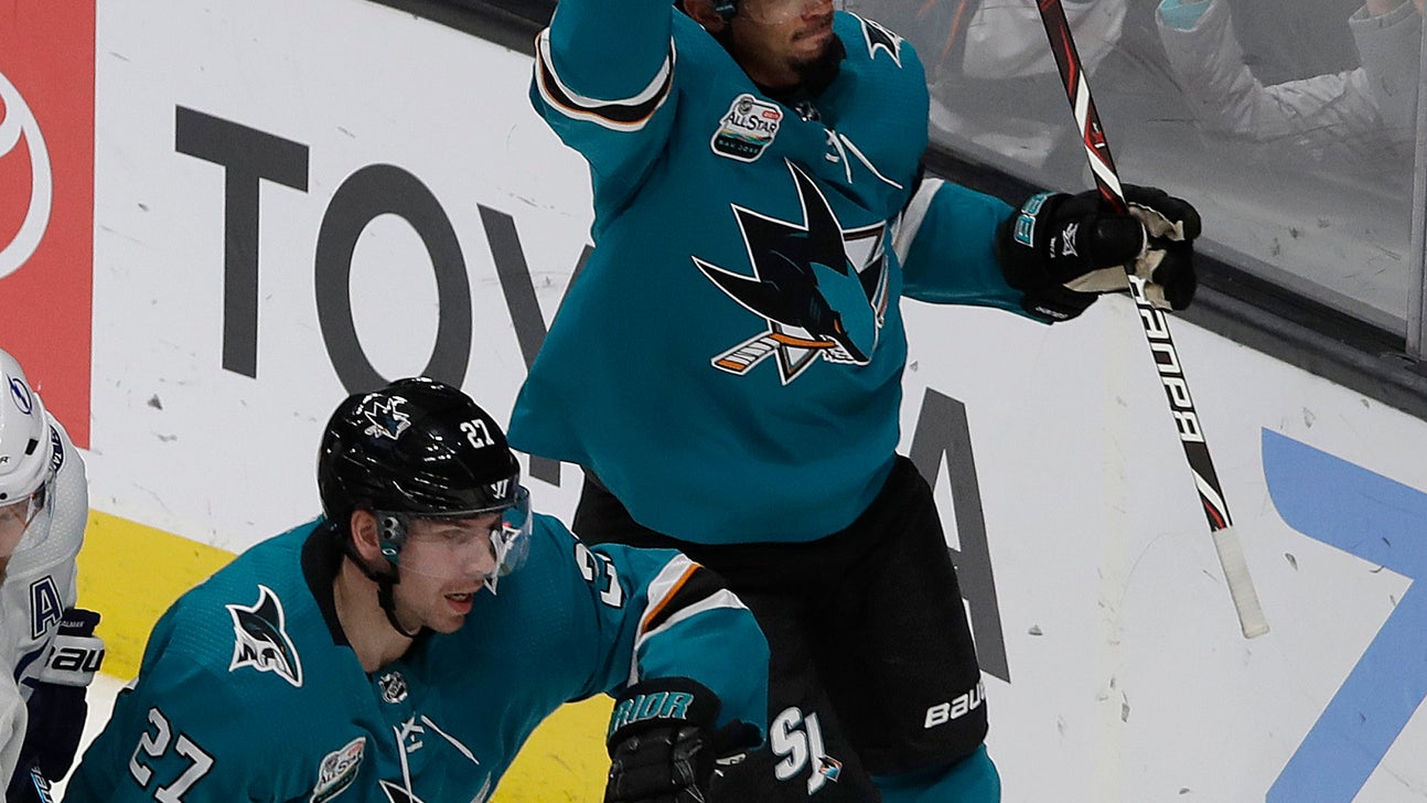 Kane scores 2, Sharks win 5-2 to end Lightning point streak