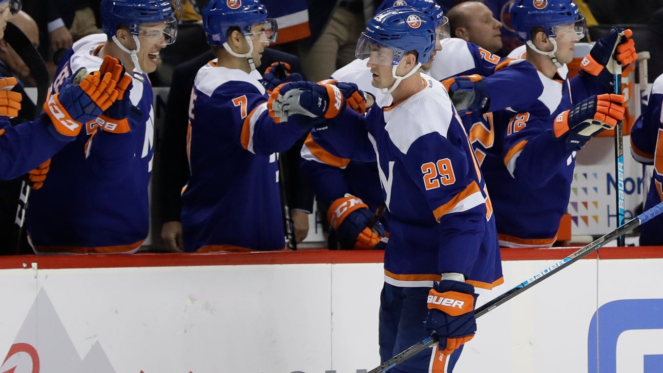 Islanders beat Pens 4-3 to extend point streak to 16 games.