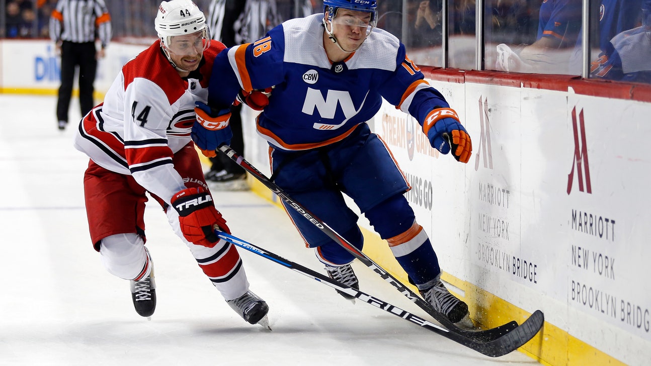 Greiss makes 26 saves, Islanders defeat Hurricanes 4-1