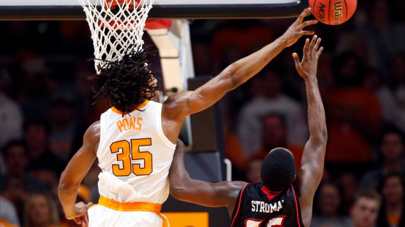 Williams leads No. 6 Vols past Louisiana-Lafayette 87-65