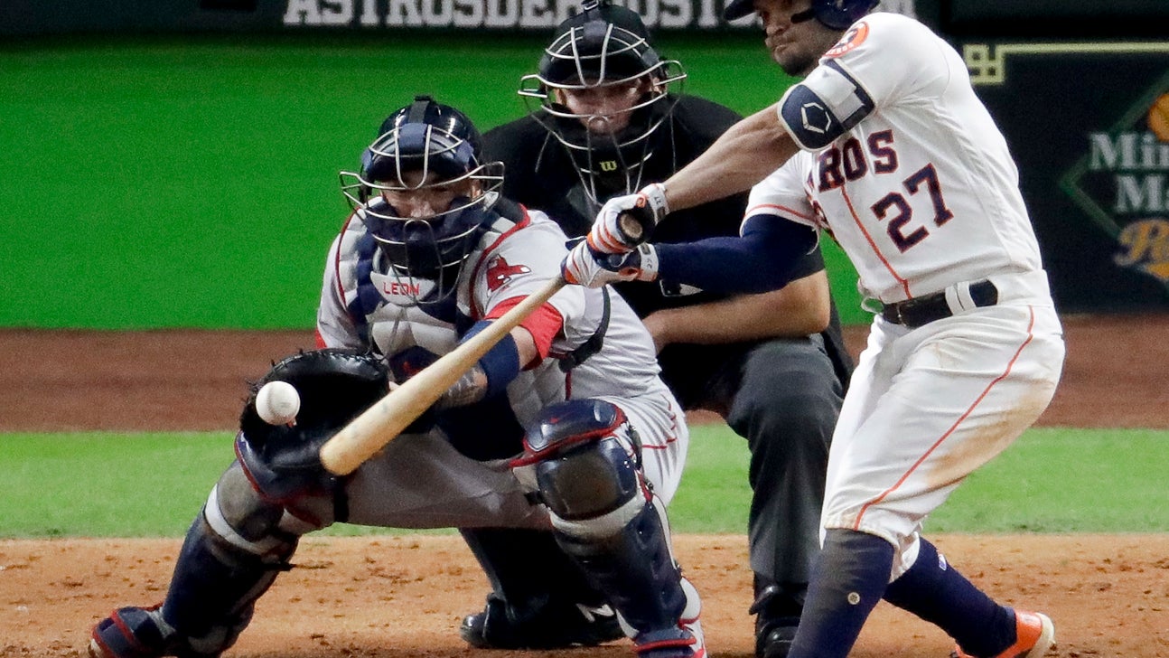 Astros second baseman Jose Altuve has right knee surgery