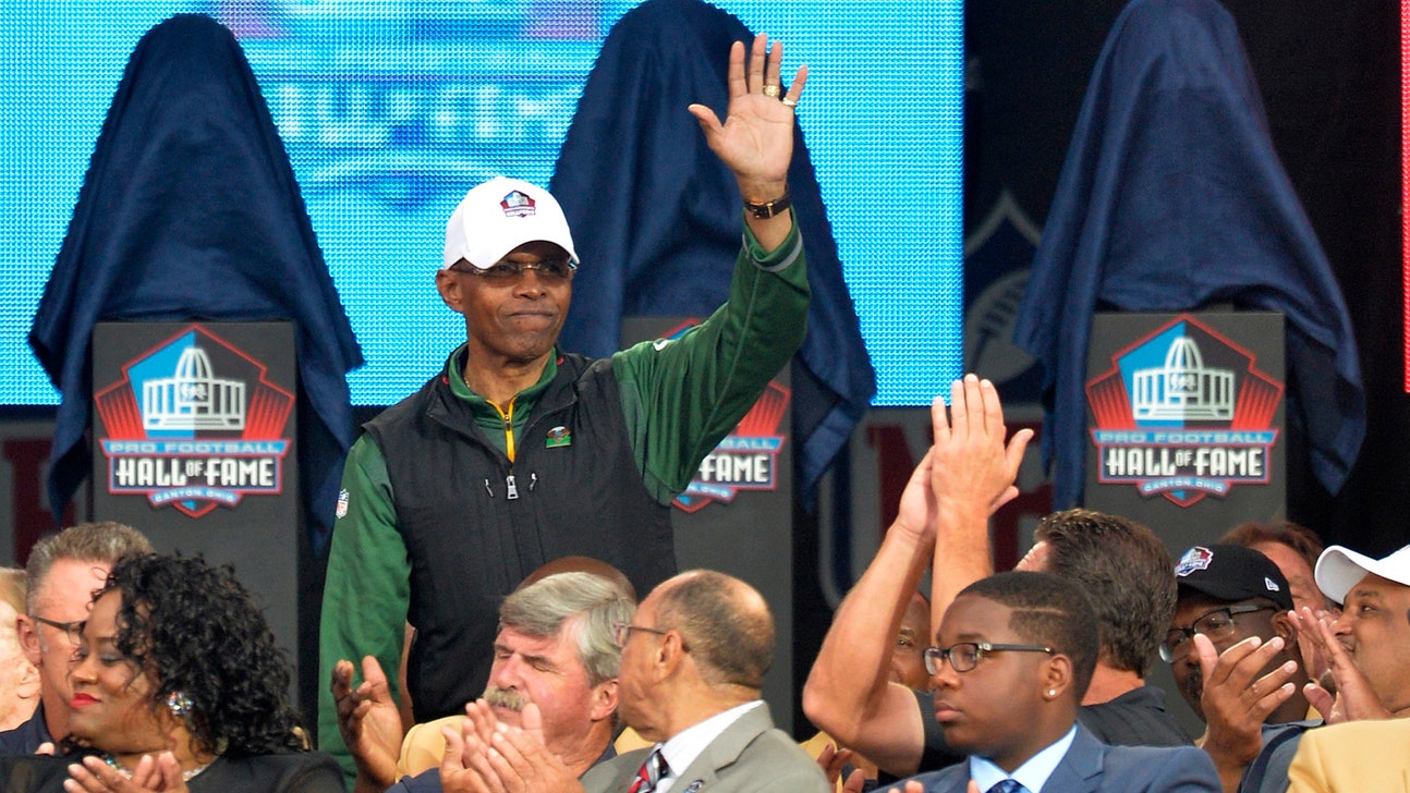 Gale Sayers gets ovation at Bears' 100th anniversary event