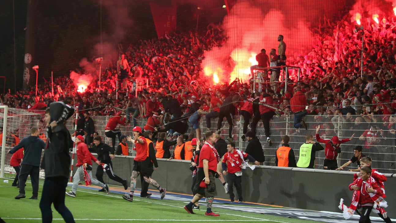 Cult club Union Berlin promoted to Bundesliga for 1st time