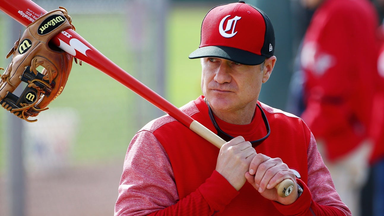 Reds open 150-year celebration hoping to leapfrog Pirates