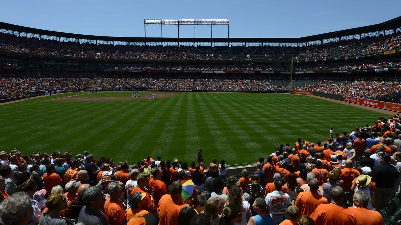 Baltimore Orioles History: Albert Belle Has Degenerative Hip