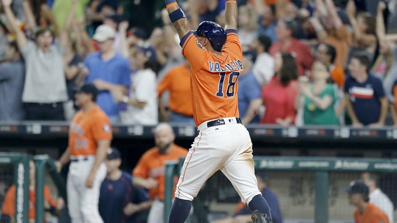 Cleveland Indians Should Sign Free Agent Infielder Luis Valbuena