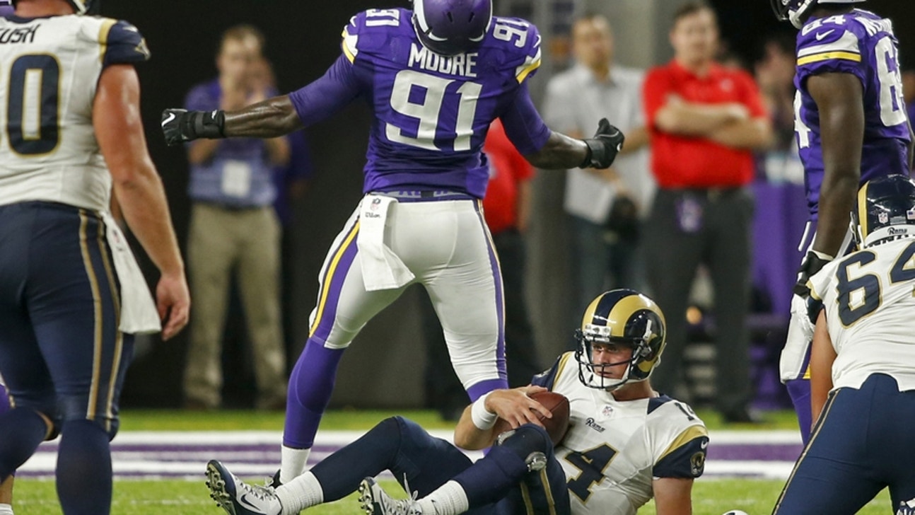 49ers place Carlos Hyde on IR, add DL Zach Moore