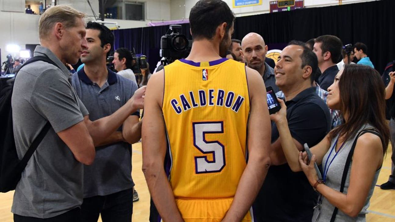 Cleveland Cavaliers: Should They Look Into Lakers Guard Jose Calderon?