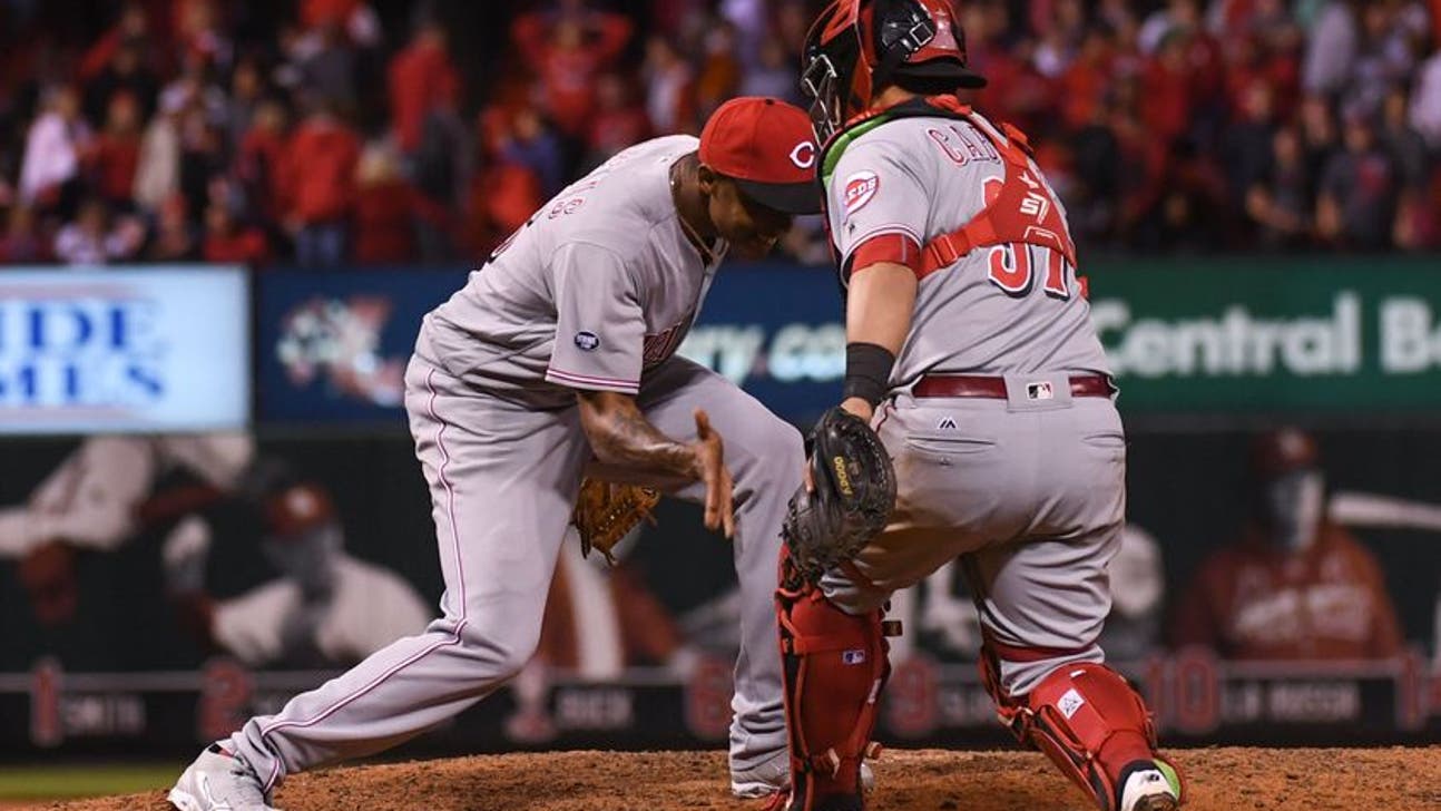 Cincinnati Reds enter the new year without a starting catcher on the roster