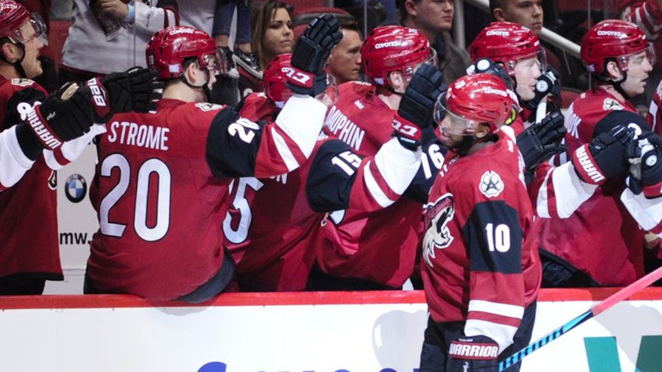 Arizona Coyotes' Anthony Duclair Breaks Scoring Slump Against Stars