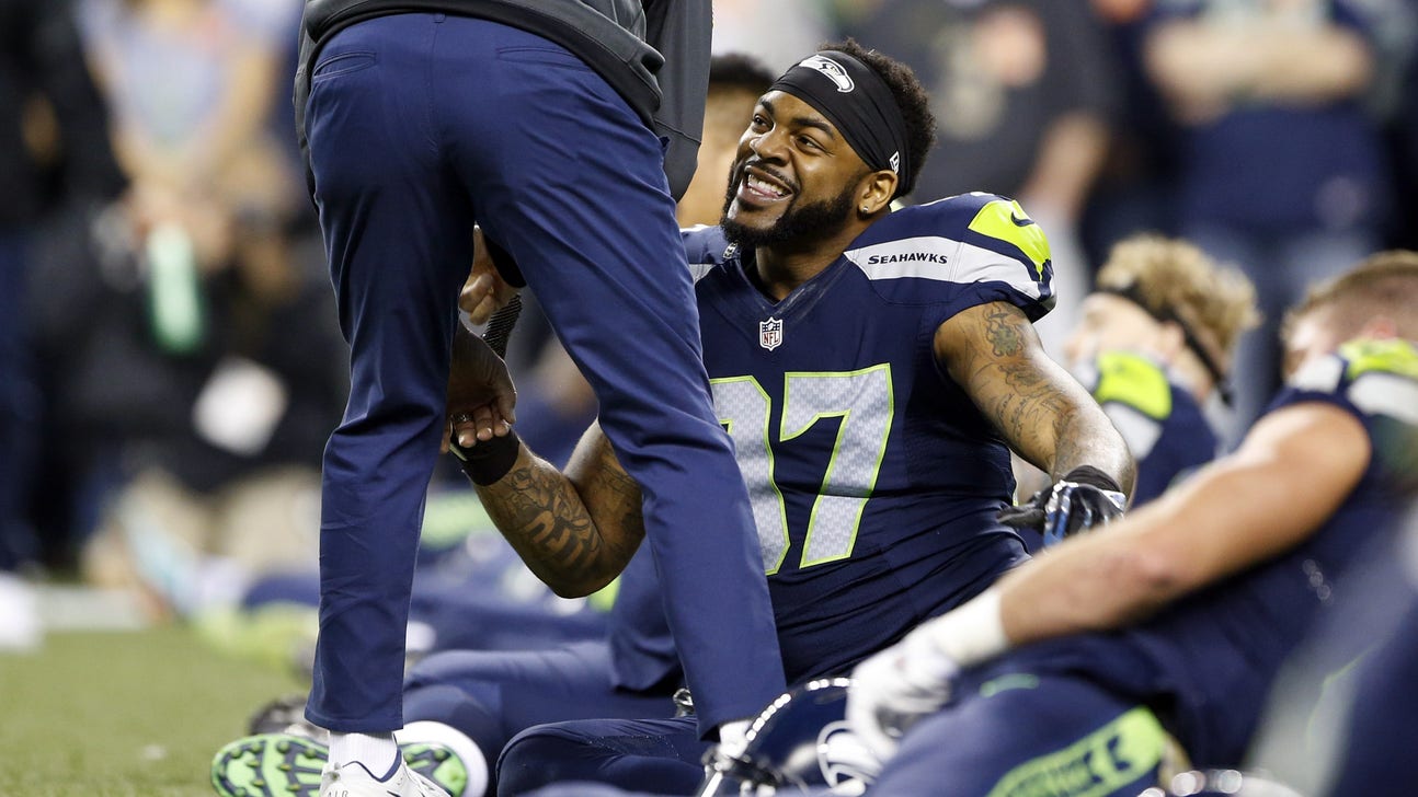 Dallas Cowboys: Damontre Moore Gives Defensive Line Depth