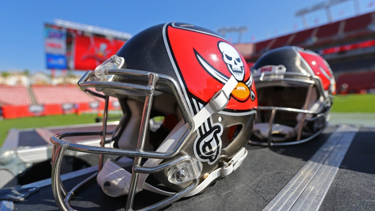 Twas The Night Before Christmas: Buccaneers Edition