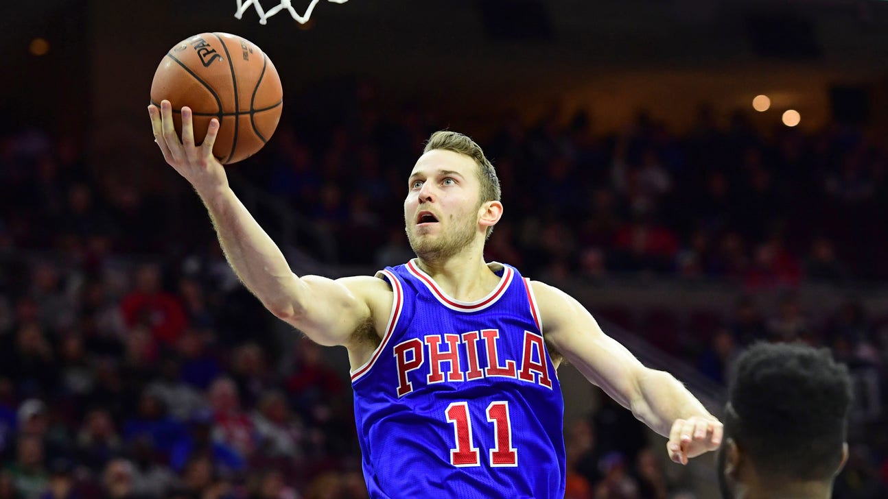 Nik Stauskas with the sauciest of Iversonian crossovers (Video)