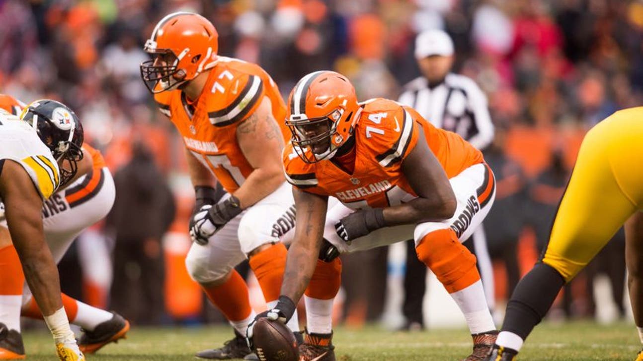 Cleveland Browns: Cam Erving is the Answer at Center