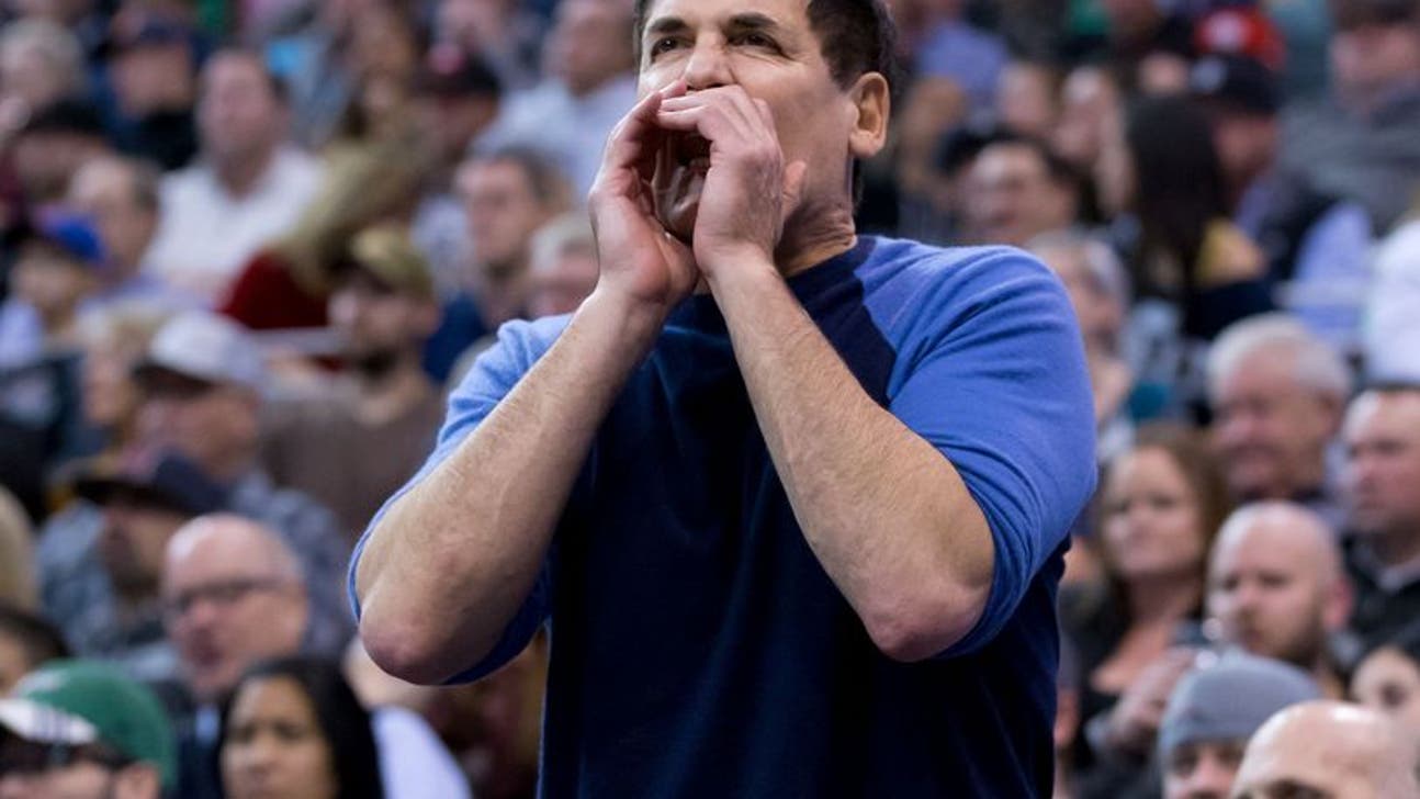 Pint-Sized Utah Jazz Fan Dabs in Mark Cuban's Grille