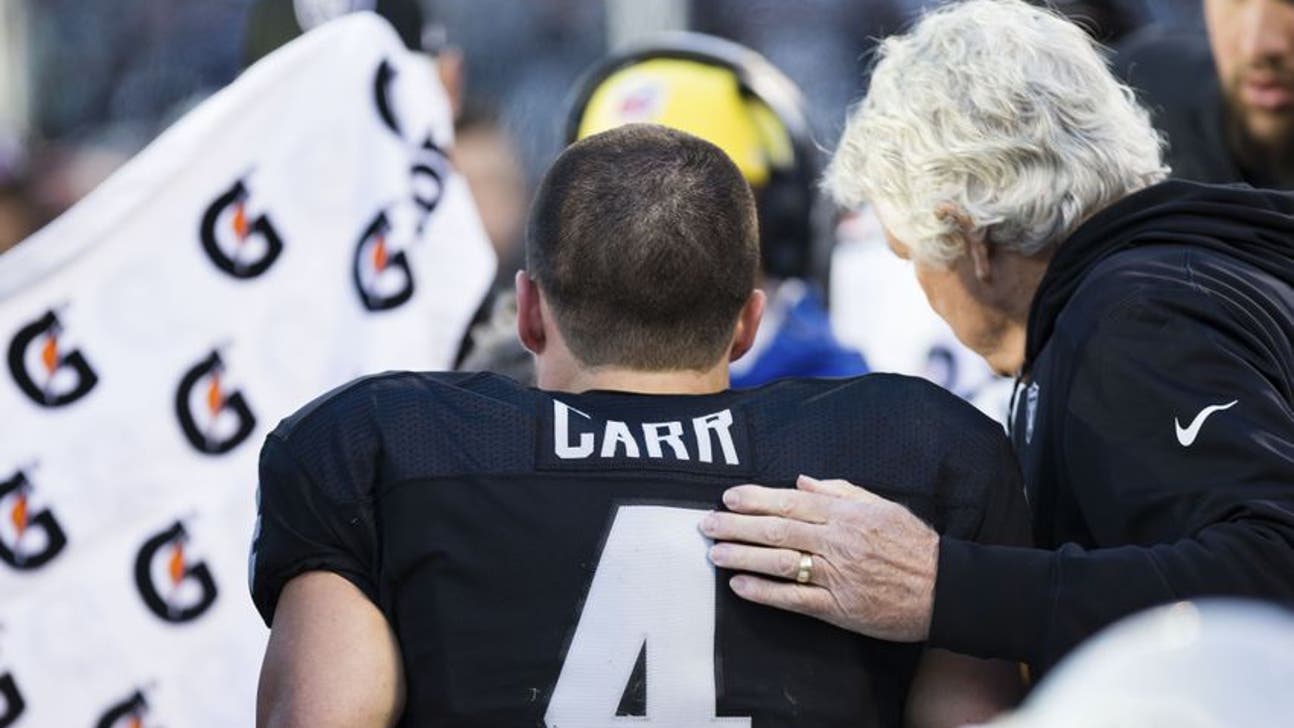 Oakland Raiders Players React to Derek Carr's Injury