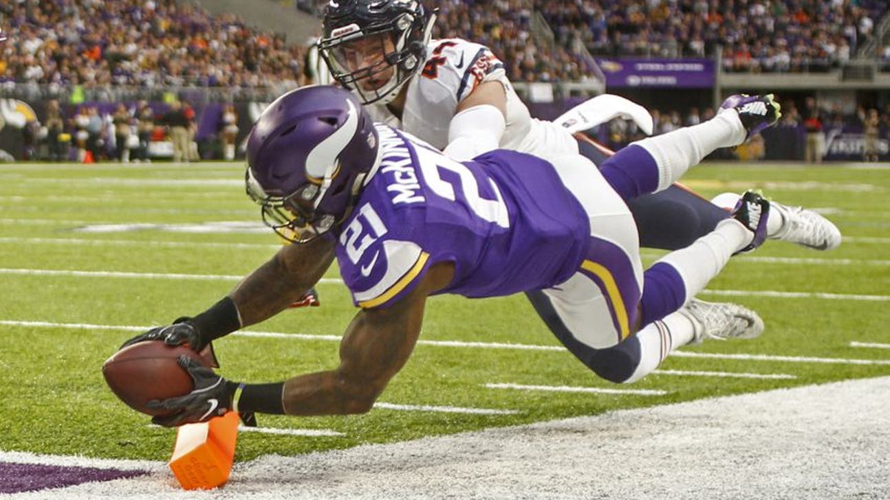 Minnesota Vikings lead Chicago Bears at the half, 24-10