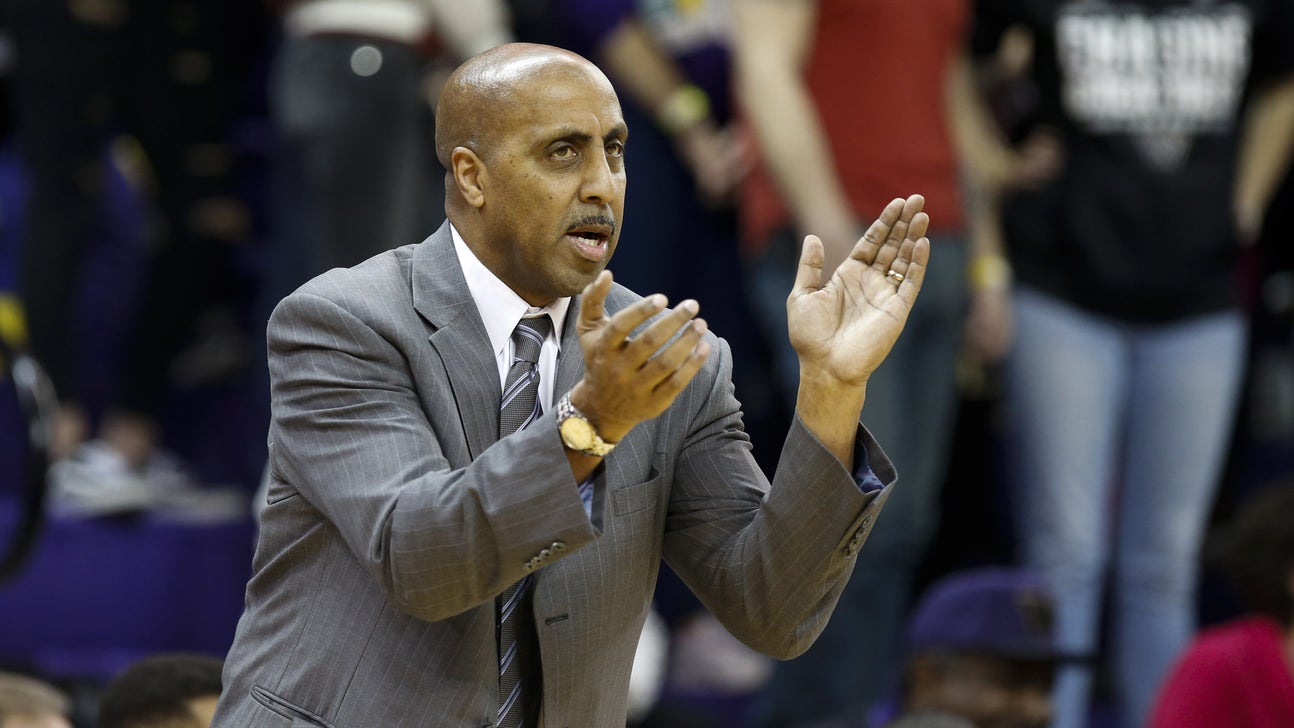 Washington Huskies Basketball Needs Coaching Overhaul