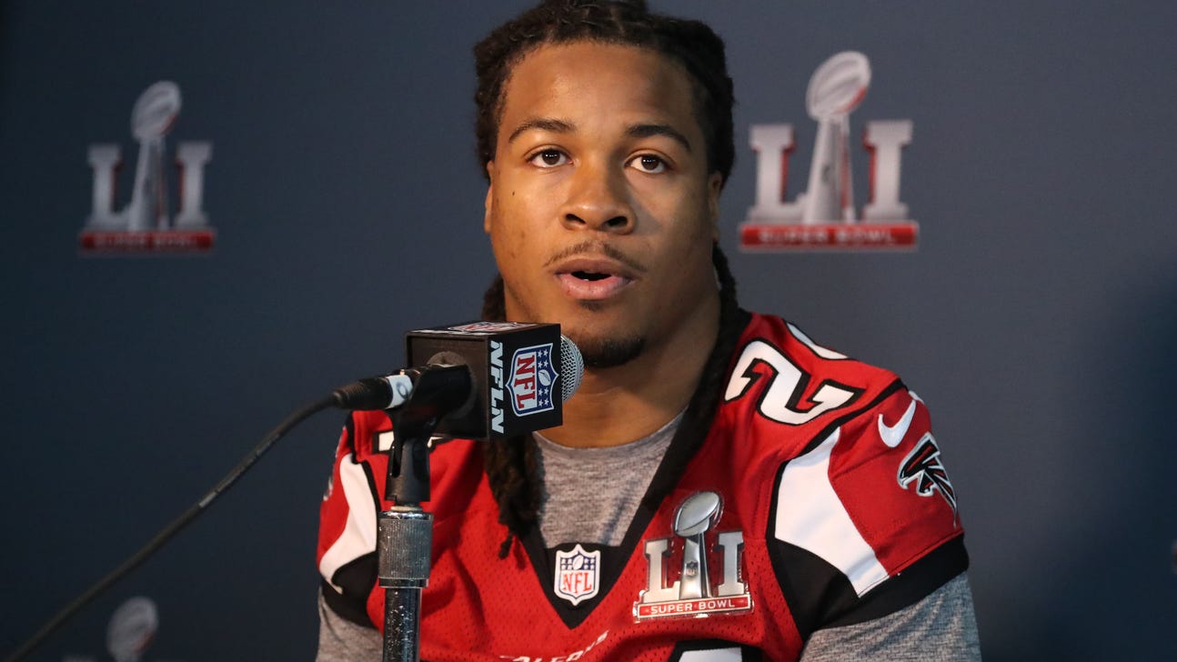 Super Bowl LI Predictions: Falcons Running Back Devonta Freeman Wins MVP Award