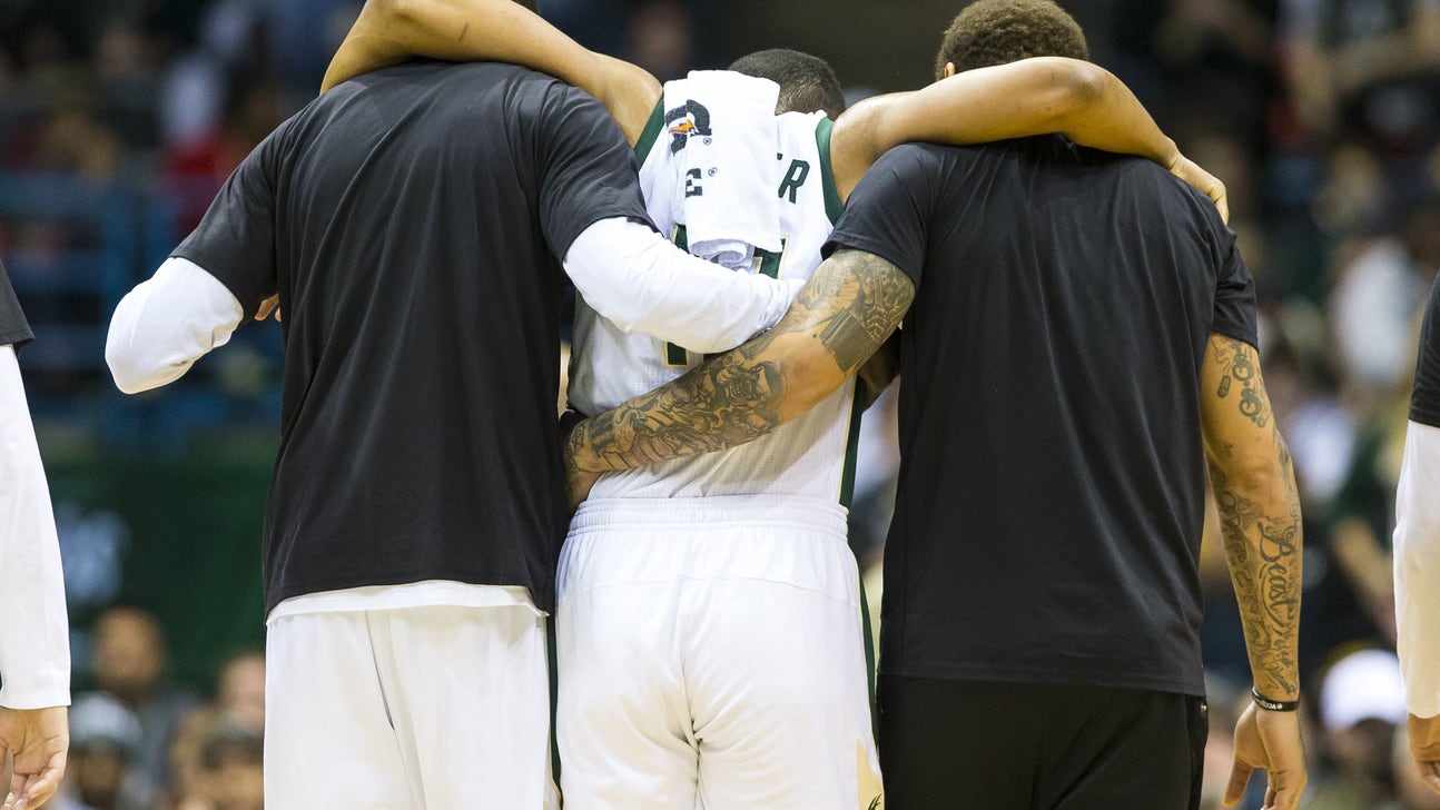 Milwaukee Bucks: Jabari Parker Leaves Game With Knee Injury