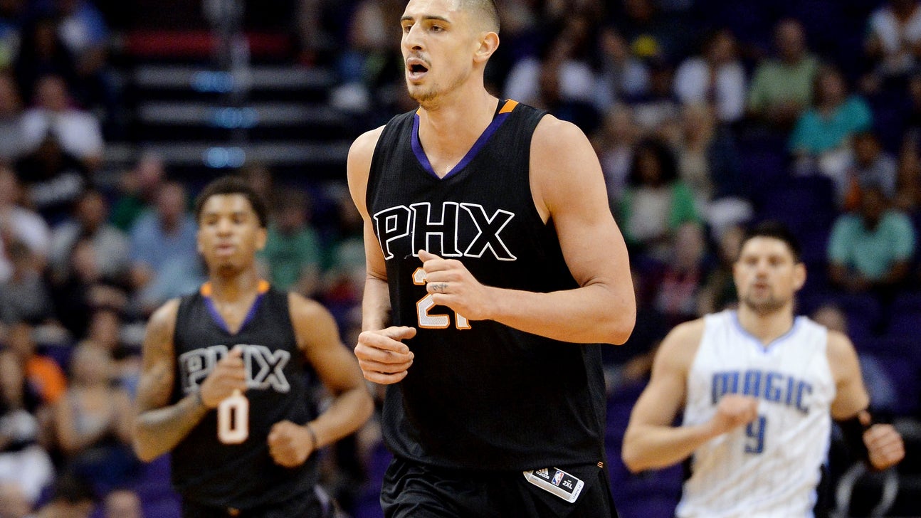 What should the Phoenix Suns do with Alex Len's restricted free agency?