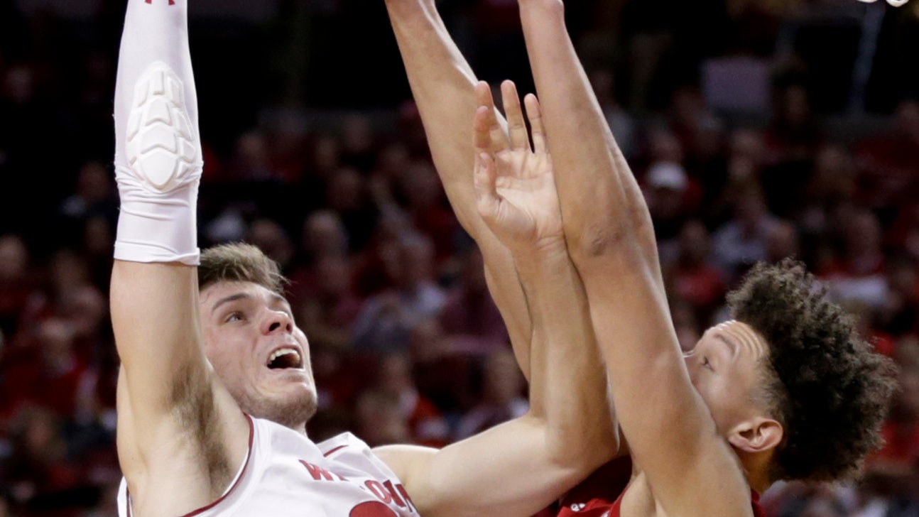 No. 24 Wisconsin wins its 4th straight, 62-51 over Nebraska