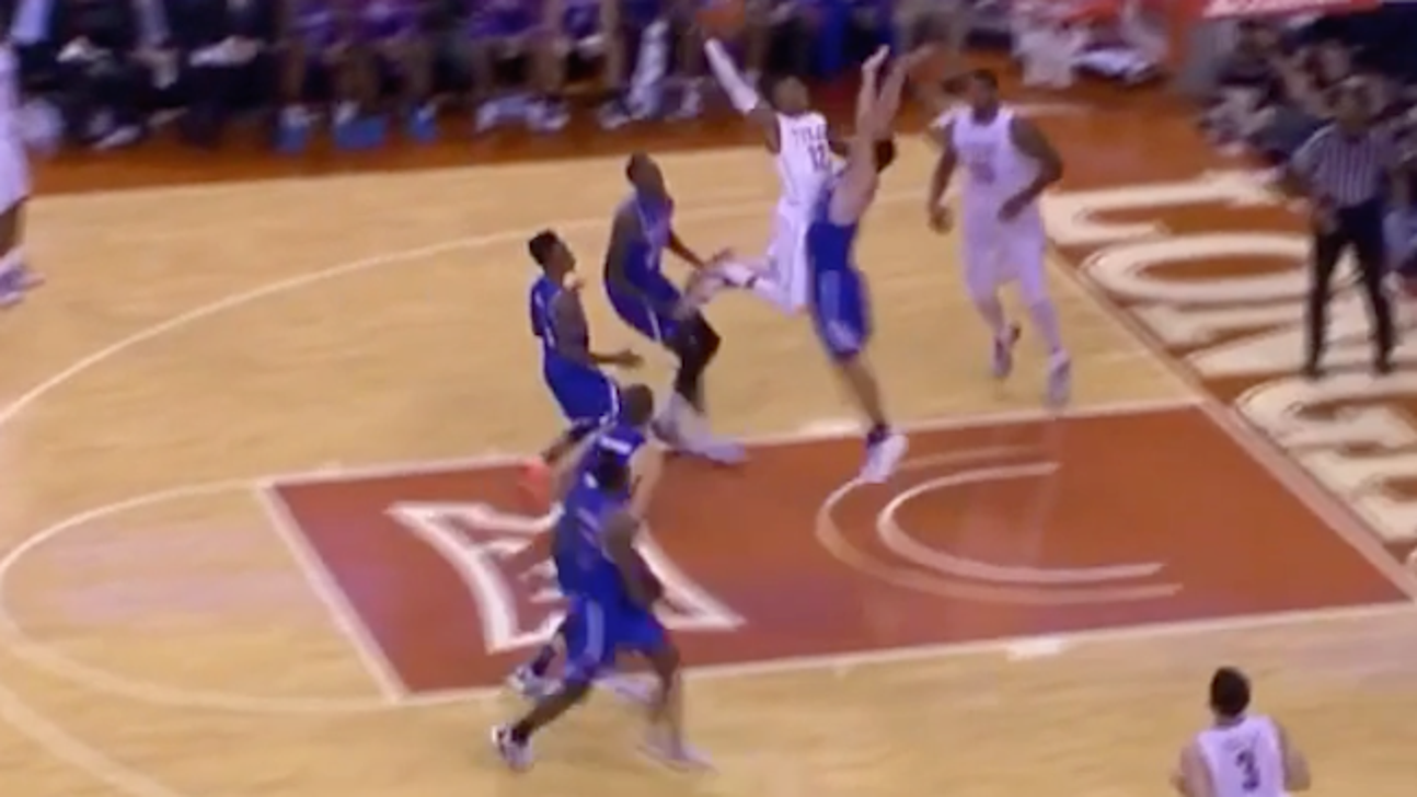 WATCH: UT freshman Kerwin Roach posterizes helpless defender with vicious flying dunk